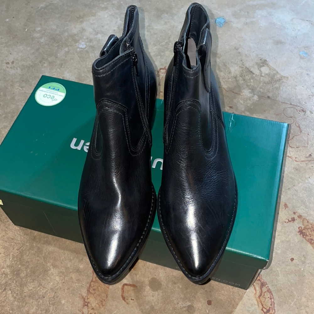 Paul Green Black Leather Booties